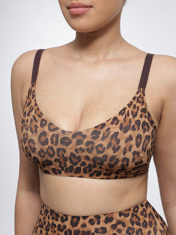 Seamless Comfort Underarm Smoothing V-Neck Bralette with Adjustable Straps
